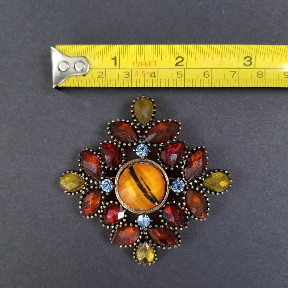 Unbranded ornate starburst